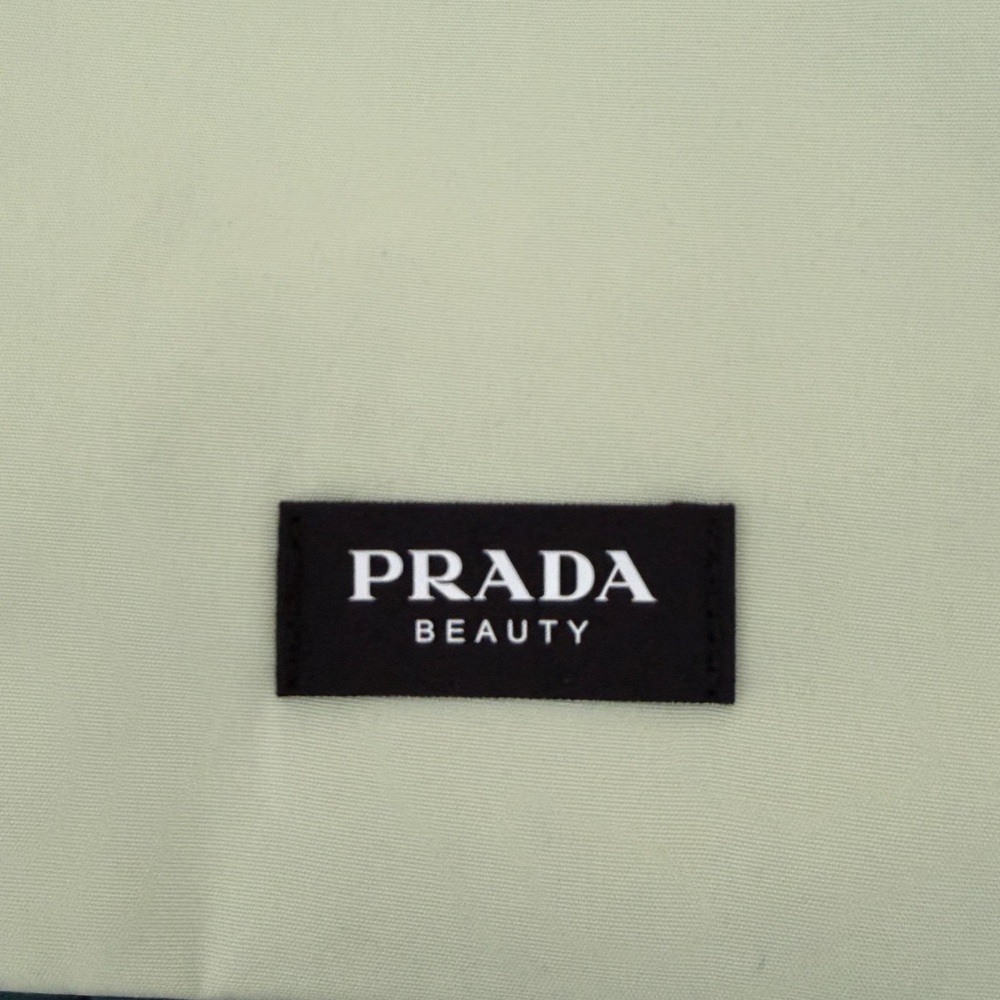 Prada beauty reversible tote bag plus pouch - Picture 5 of 11